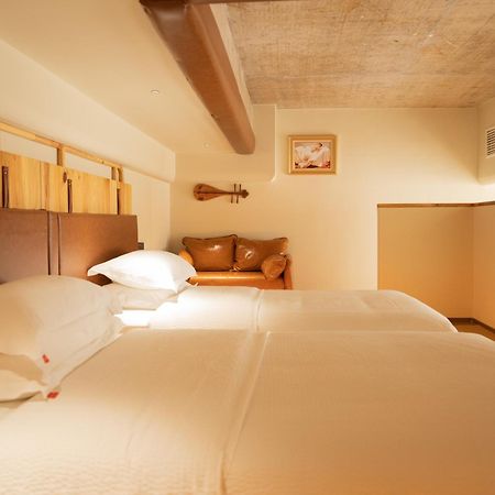 Patio Spring Holiday Inn -- Free Round Trip Pick-Up Service --Panoramic View Of Tianmen Mount Чжанцзяцзе Экстерьер фото