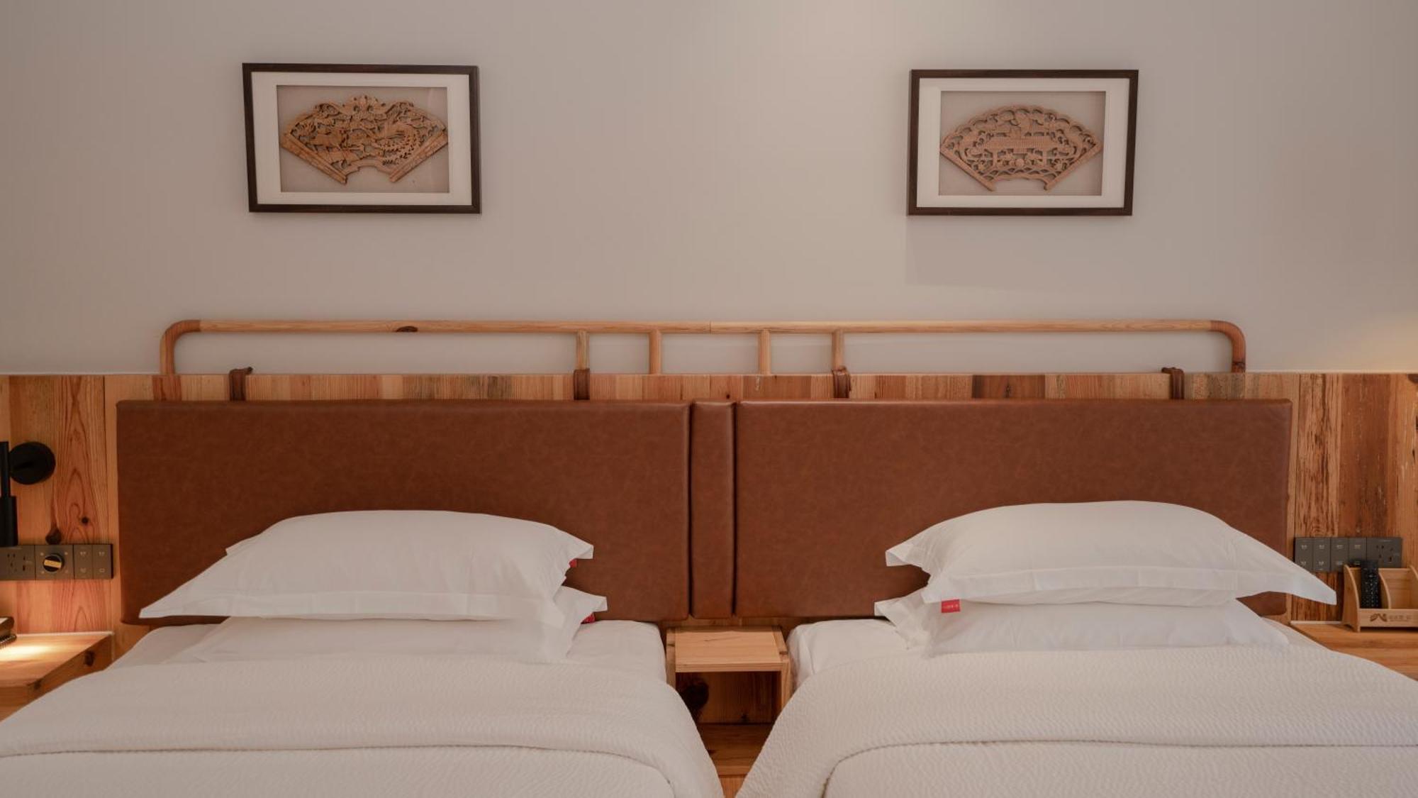 Patio Spring Holiday Inn -- Free Round Trip Pick-Up Service --Panoramic View Of Tianmen Mount Чжанцзяцзе Экстерьер фото