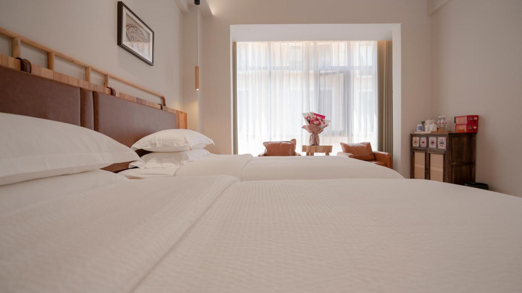 Patio Spring Holiday Inn -- Free Round Trip Pick-Up Service --Panoramic View Of Tianmen Mount Чжанцзяцзе Экстерьер фото