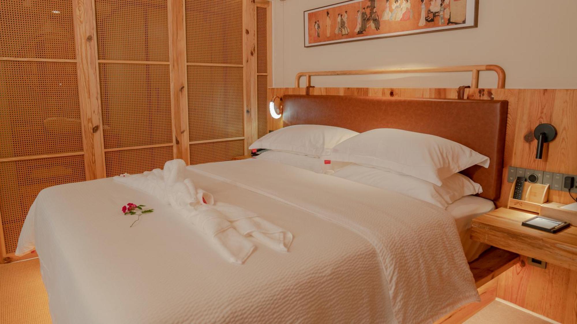 Patio Spring Holiday Inn -- Free Round Trip Pick-Up Service --Panoramic View Of Tianmen Mount Чжанцзяцзе Экстерьер фото