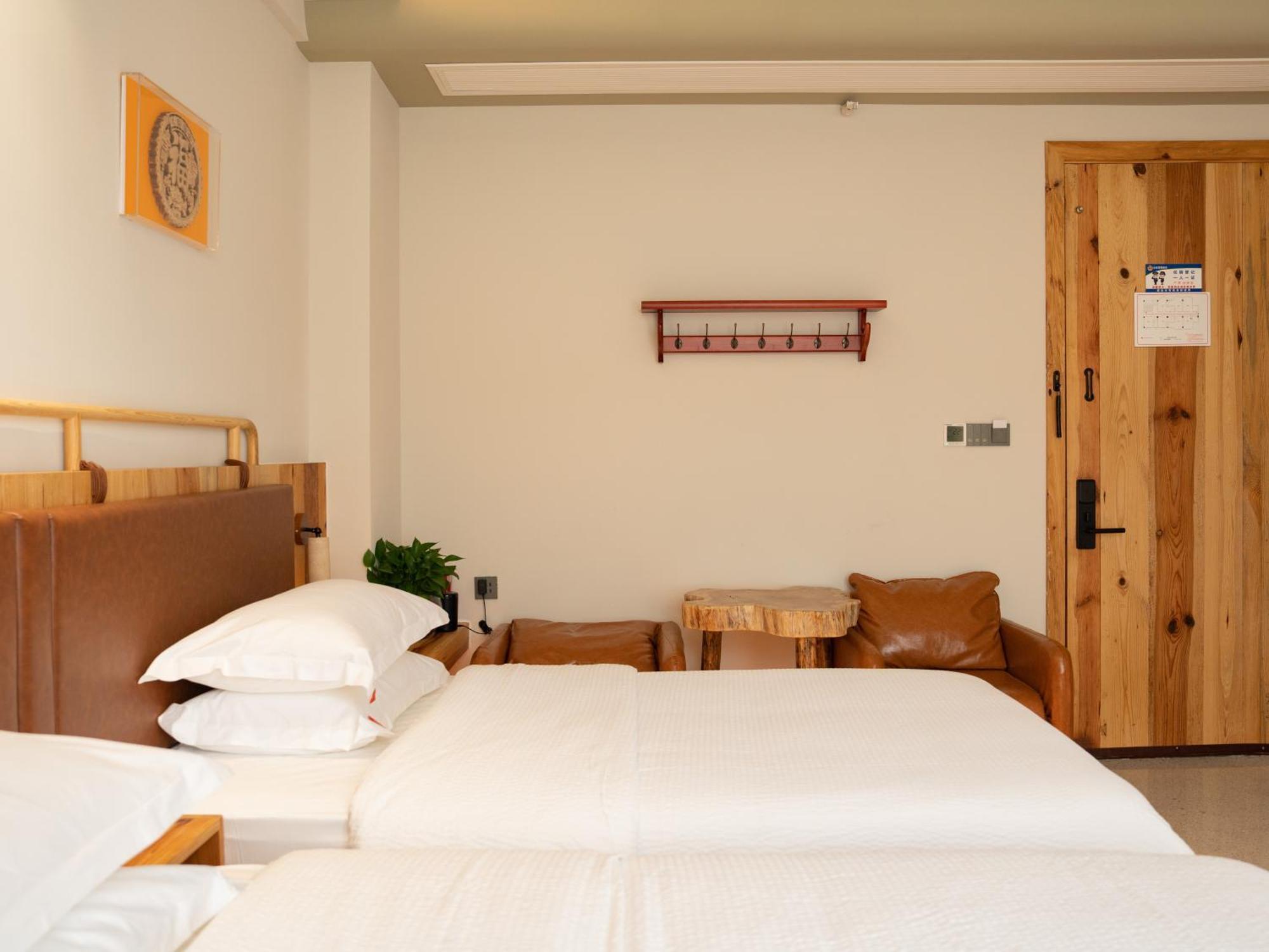 Patio Spring Holiday Inn -- Free Round Trip Pick-Up Service --Panoramic View Of Tianmen Mount Чжанцзяцзе Экстерьер фото