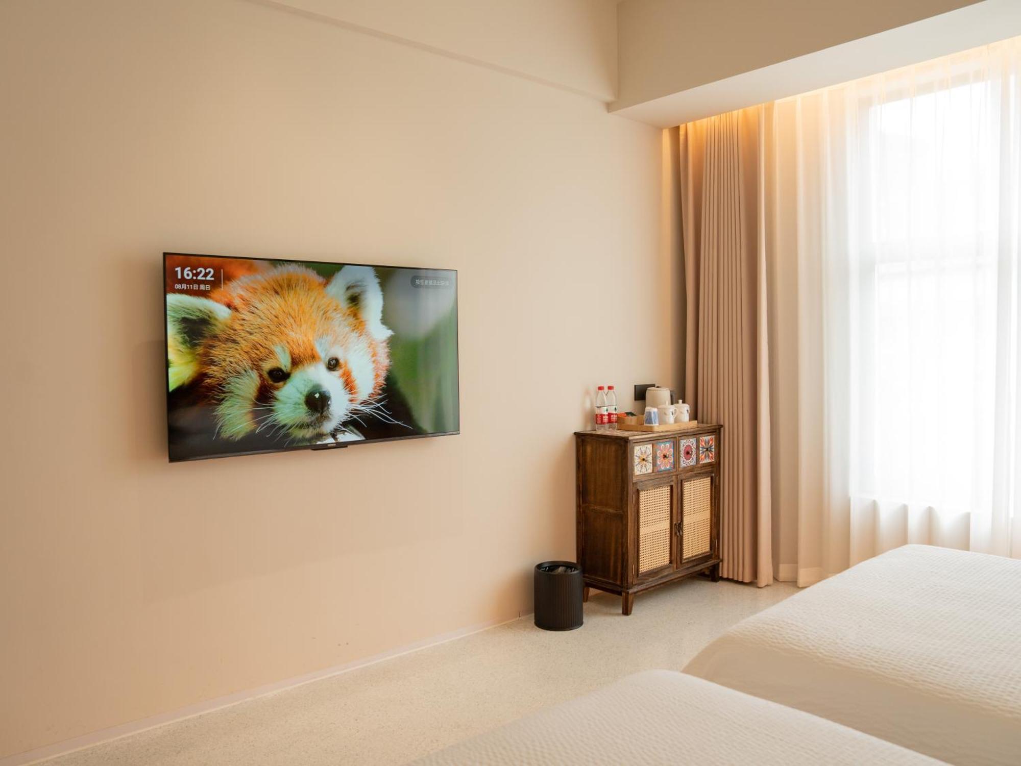 Patio Spring Holiday Inn -- Free Round Trip Pick-Up Service --Panoramic View Of Tianmen Mount Чжанцзяцзе Экстерьер фото