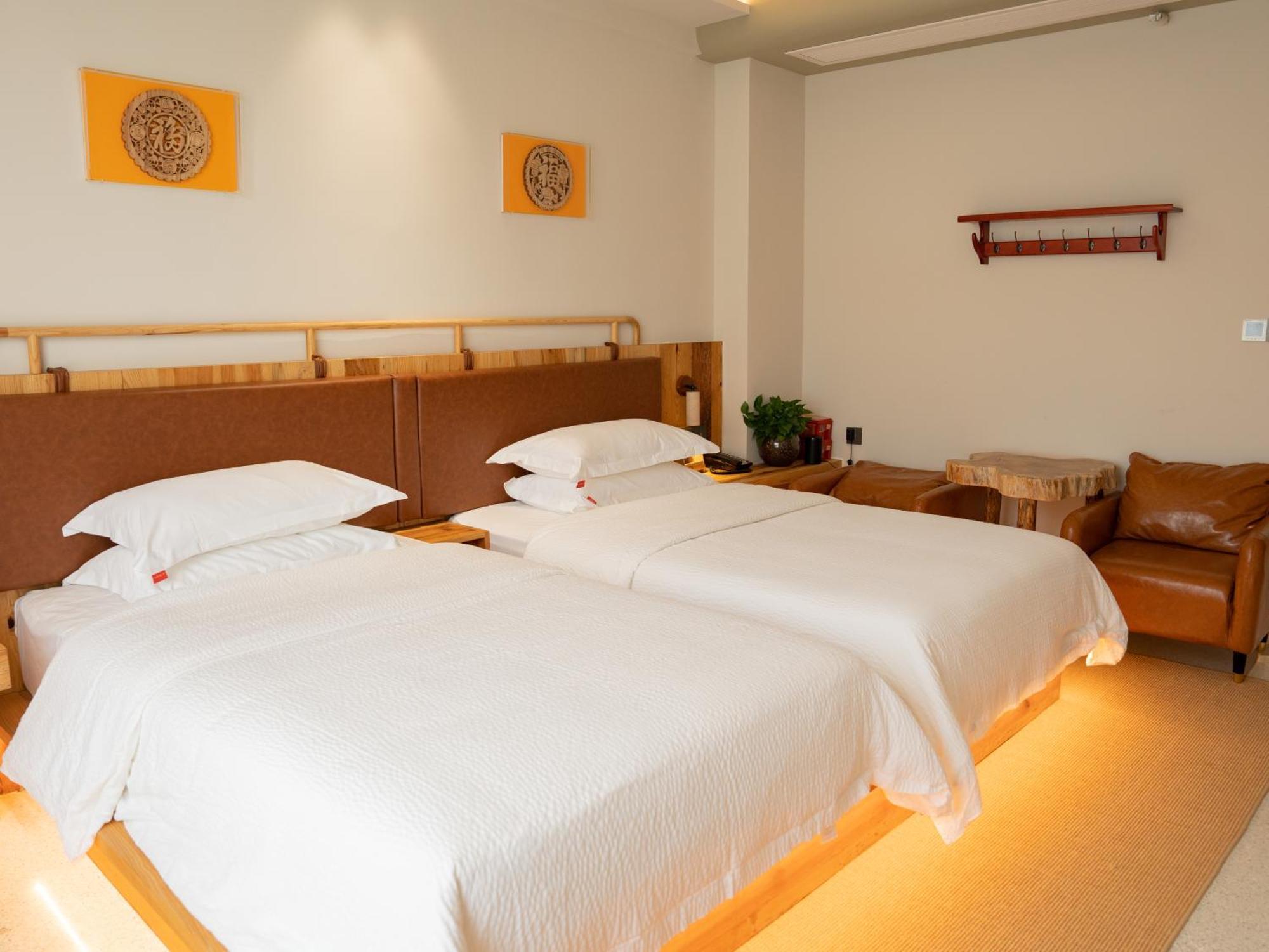 Patio Spring Holiday Inn -- Free Round Trip Pick-Up Service --Panoramic View Of Tianmen Mount Чжанцзяцзе Экстерьер фото