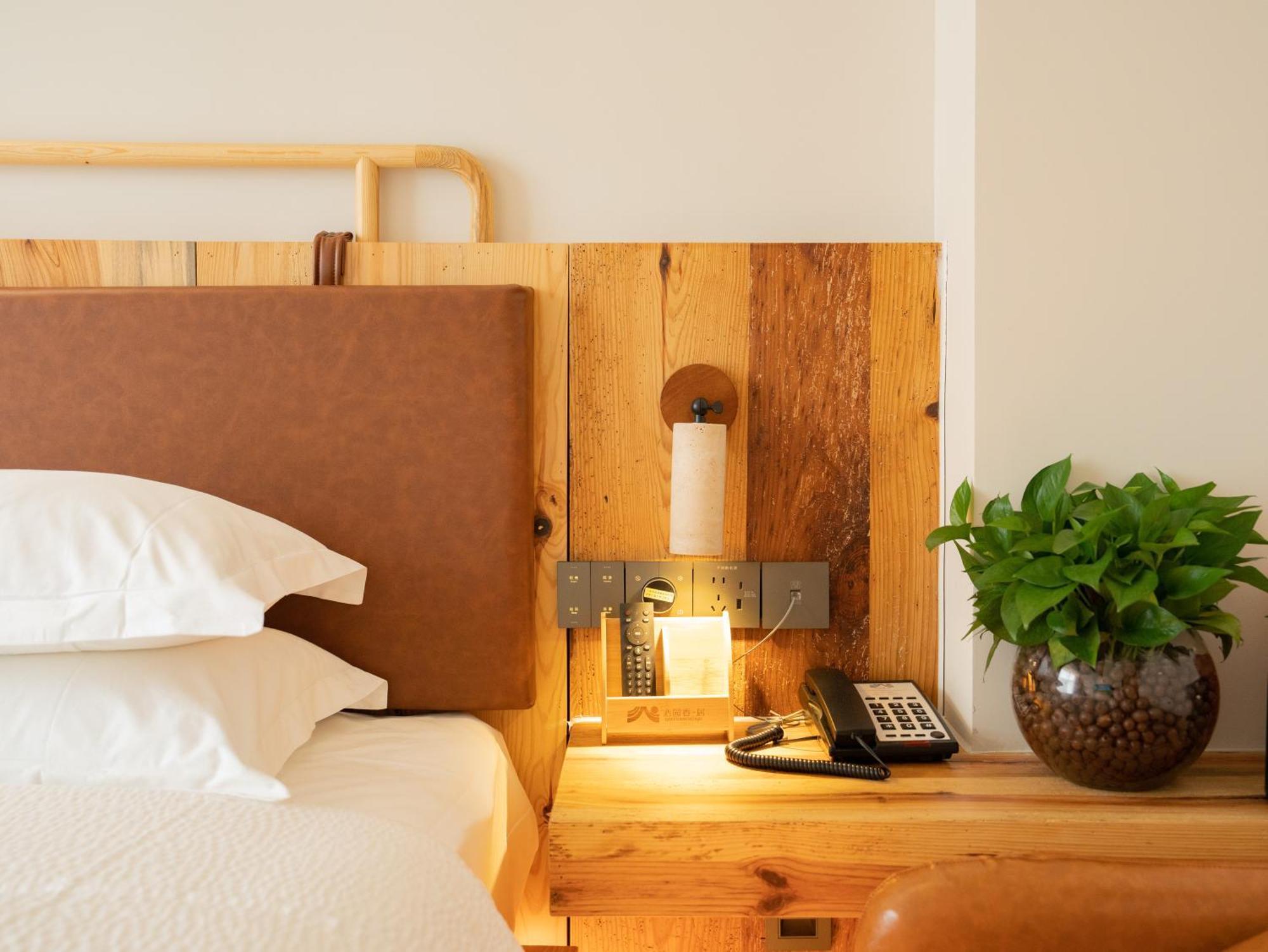 Patio Spring Holiday Inn -- Free Round Trip Pick-Up Service --Panoramic View Of Tianmen Mount Чжанцзяцзе Экстерьер фото
