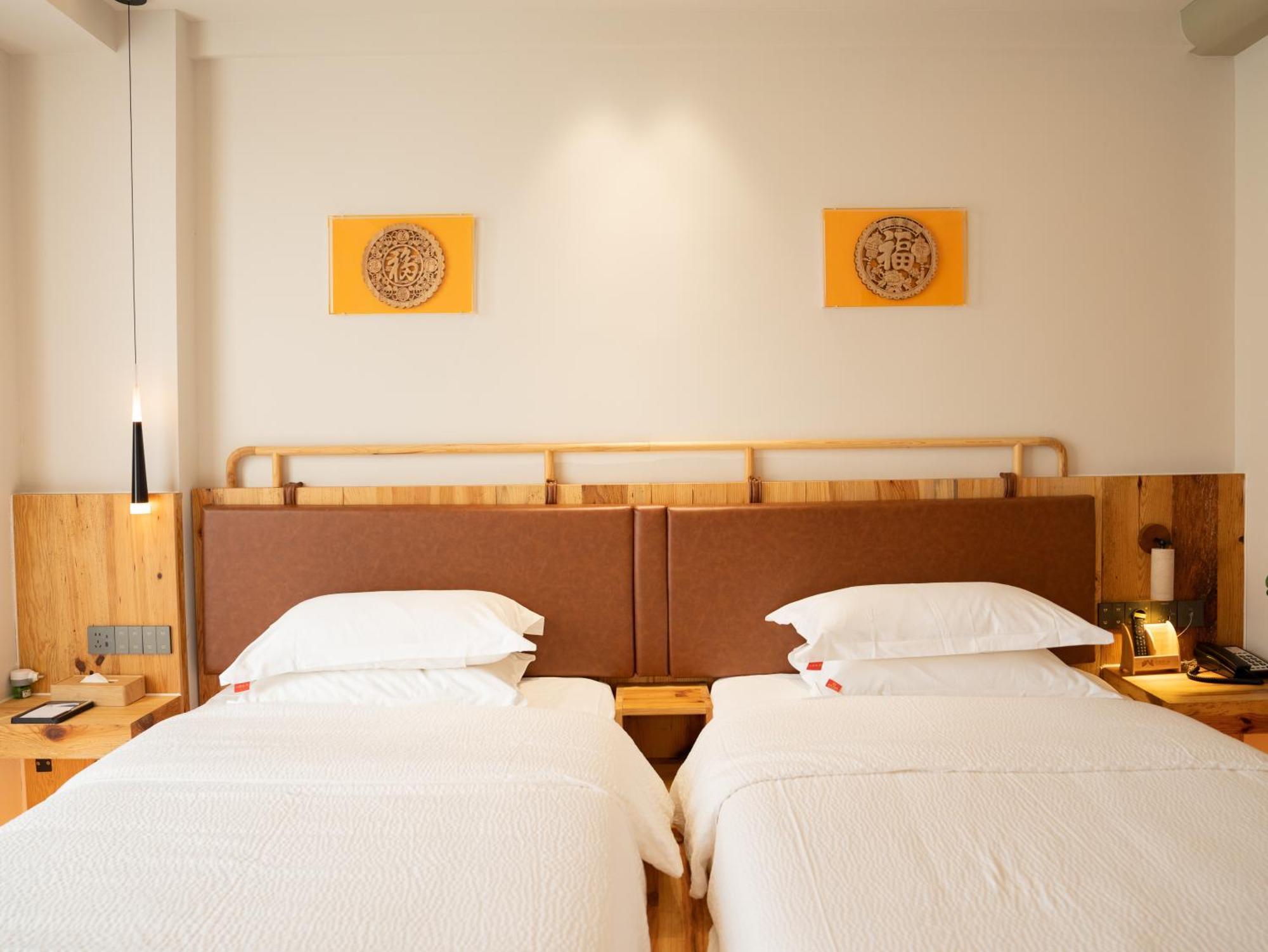 Patio Spring Holiday Inn -- Free Round Trip Pick-Up Service --Panoramic View Of Tianmen Mount Чжанцзяцзе Экстерьер фото