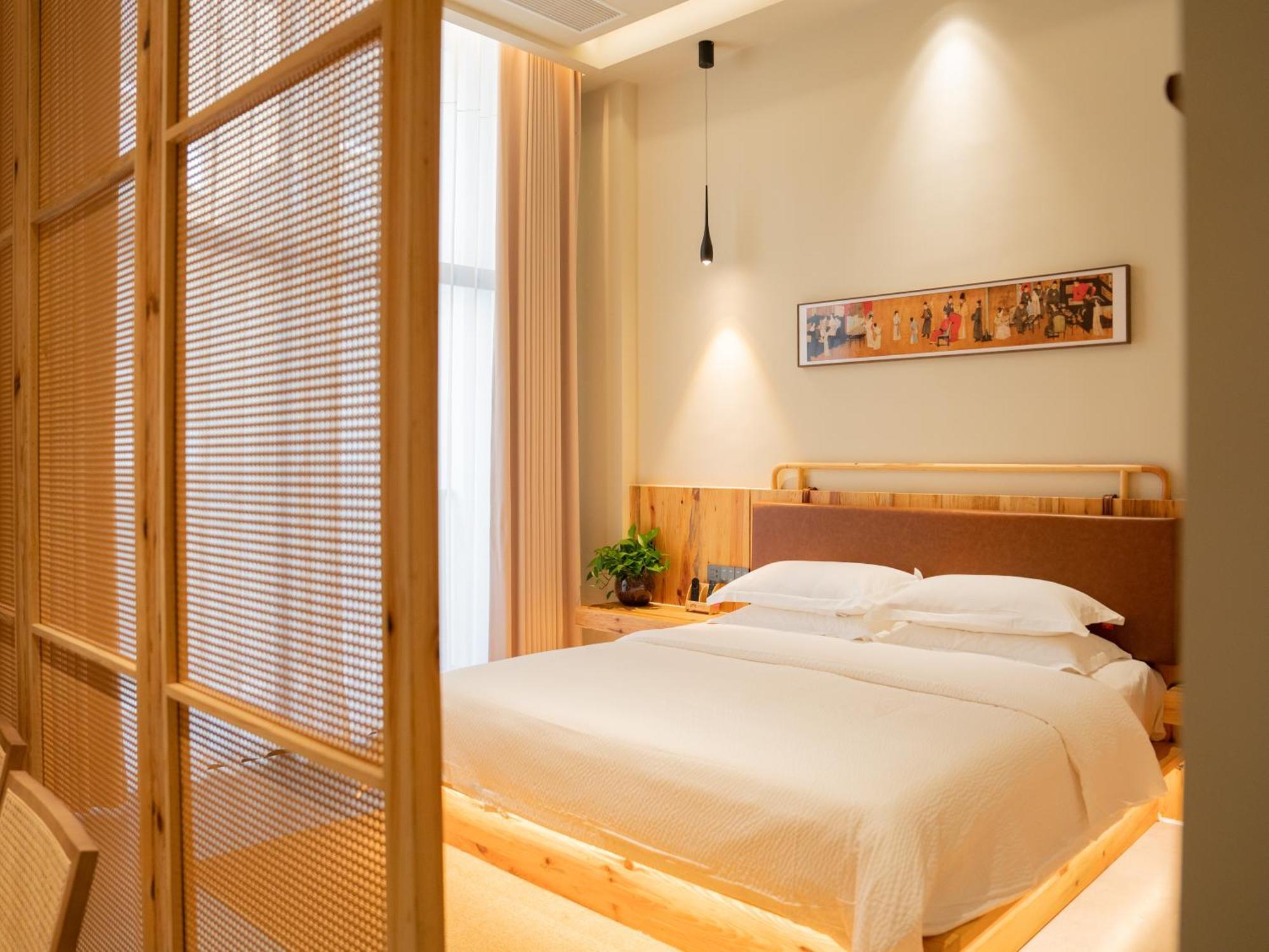 Patio Spring Holiday Inn -- Free Round Trip Pick-Up Service --Panoramic View Of Tianmen Mount Чжанцзяцзе Экстерьер фото